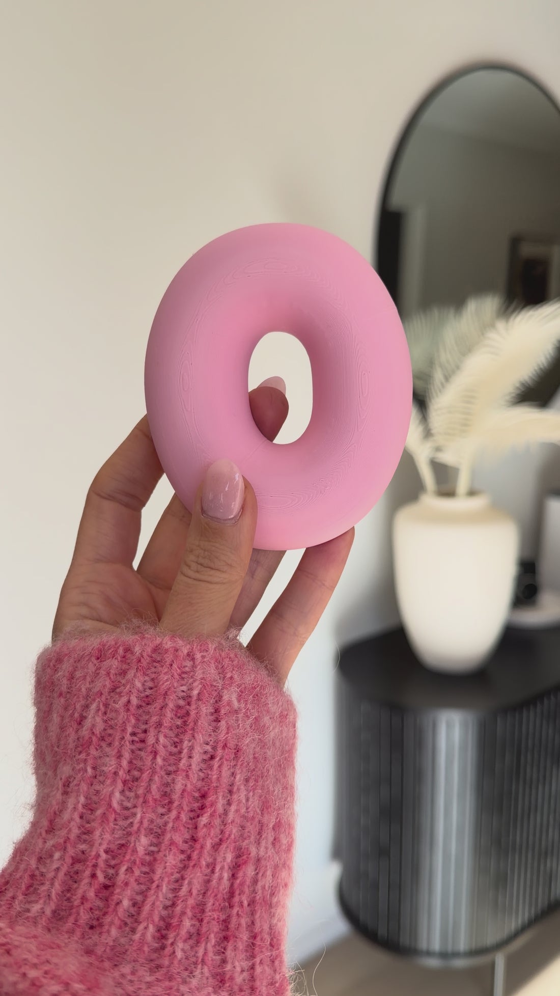 Video pink 3D printed bubble letter 